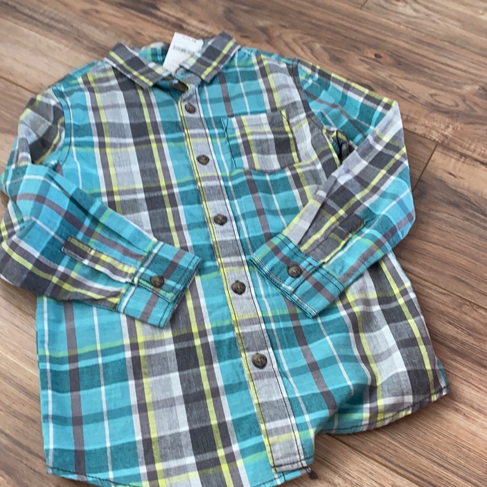NWT boys shirt size 5-6